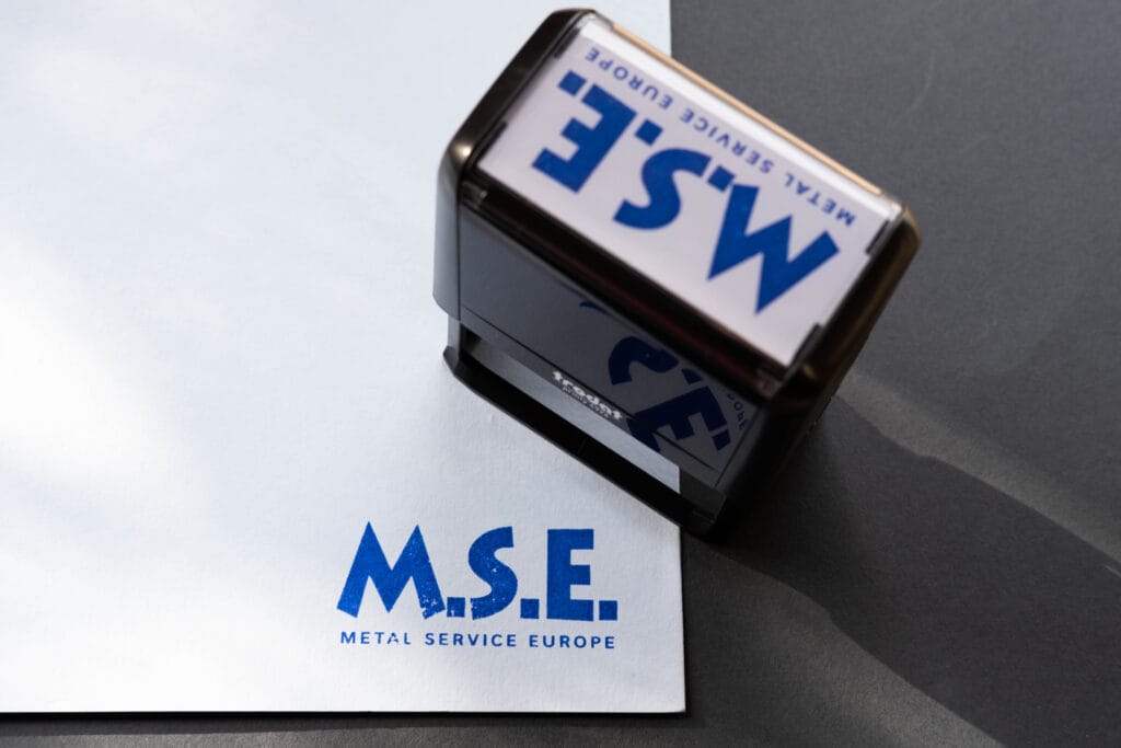 zakelijke stempel laten maken met logo en tekst