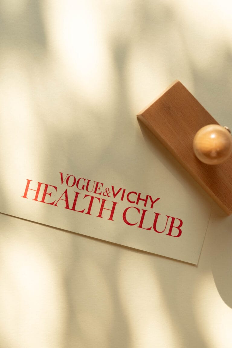 stempel met logo gemaakt voor zakelijk event van Vogue en VICHY